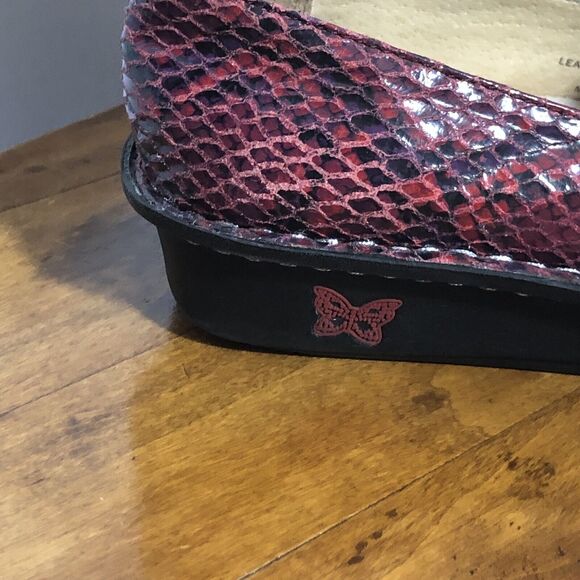 Alegria Mary Jane Clog Womens 37 Red Black Snakeskin Embossed Feliz Shoe Nursing - Picture 7 of 16